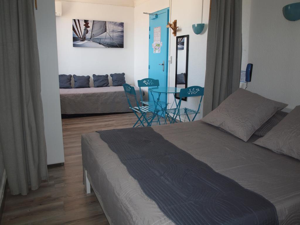 ארגלס-סור-מר Hotel Restaurant - Villa Les Sirenes חדר תמונה